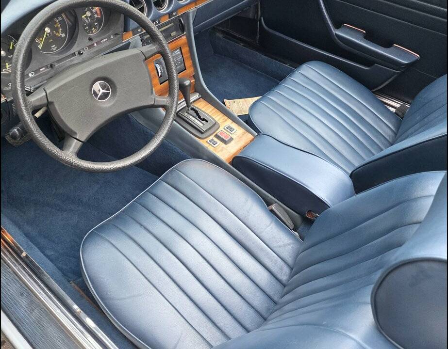 Image 2/8 de Mercedes-Benz 380 SL (1981)