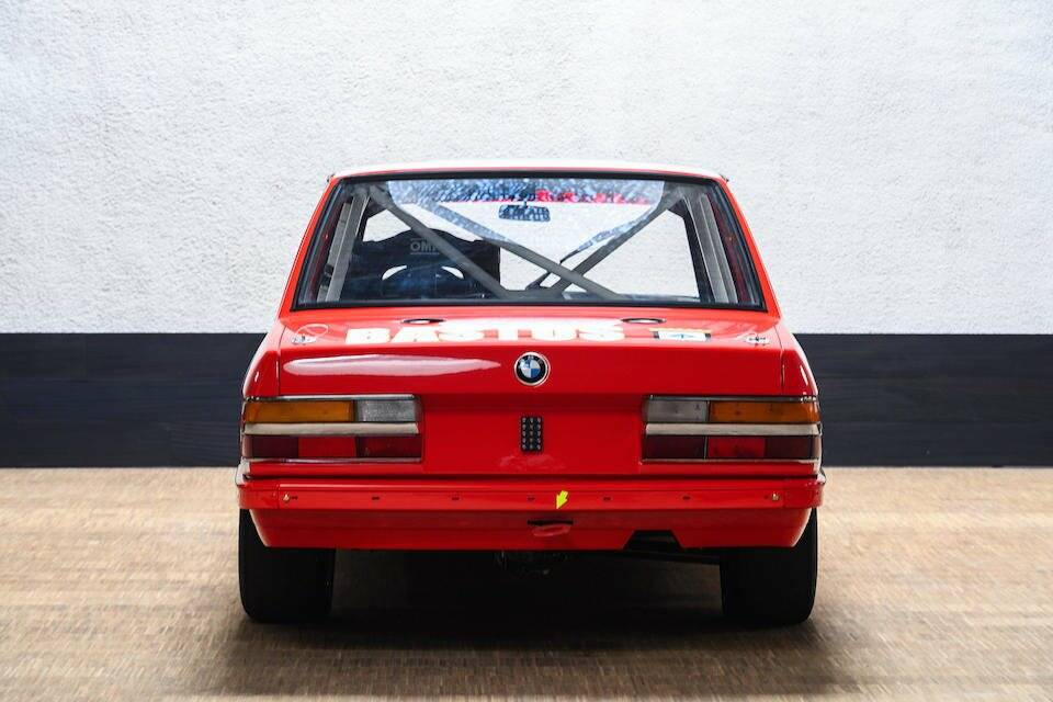Immagine 4/39 di BMW 528i Group A (1982)