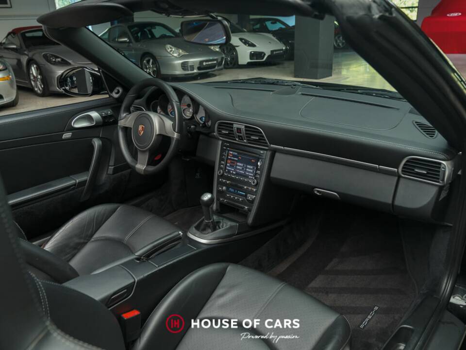 Bild 19/25 von Porsche 911 Carrera 4S (2010)