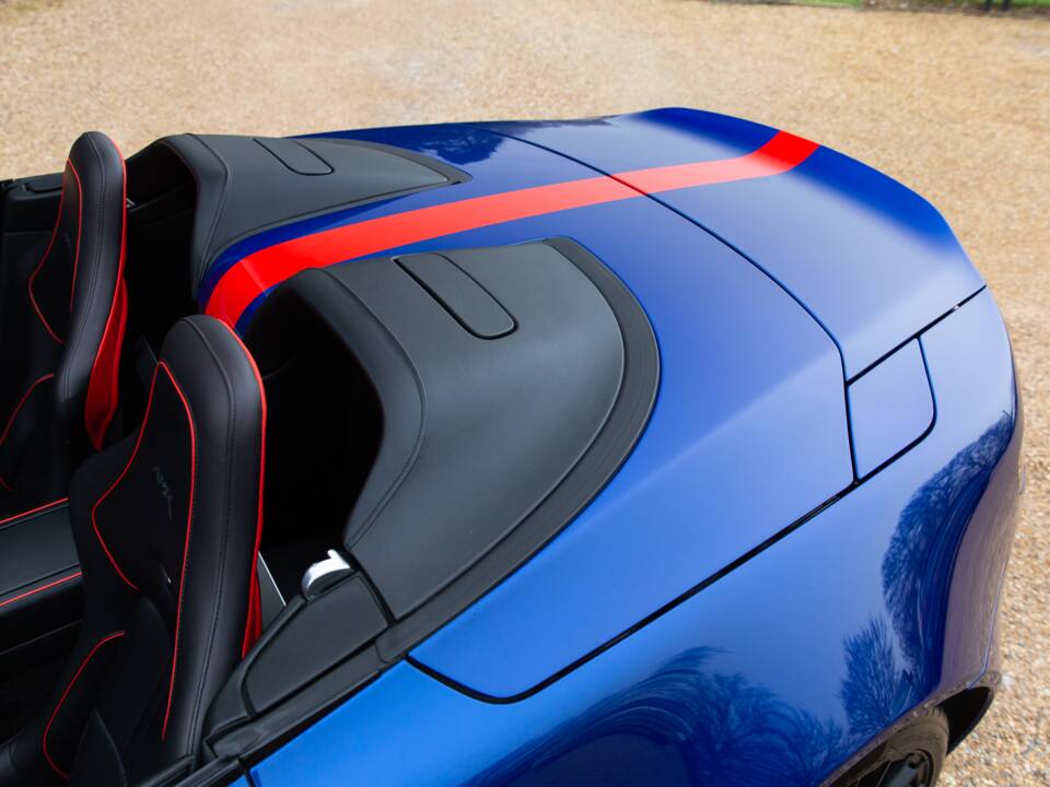 Bild 47/85 von Aston Martin V12 Vantage AMR Roadster (2018)