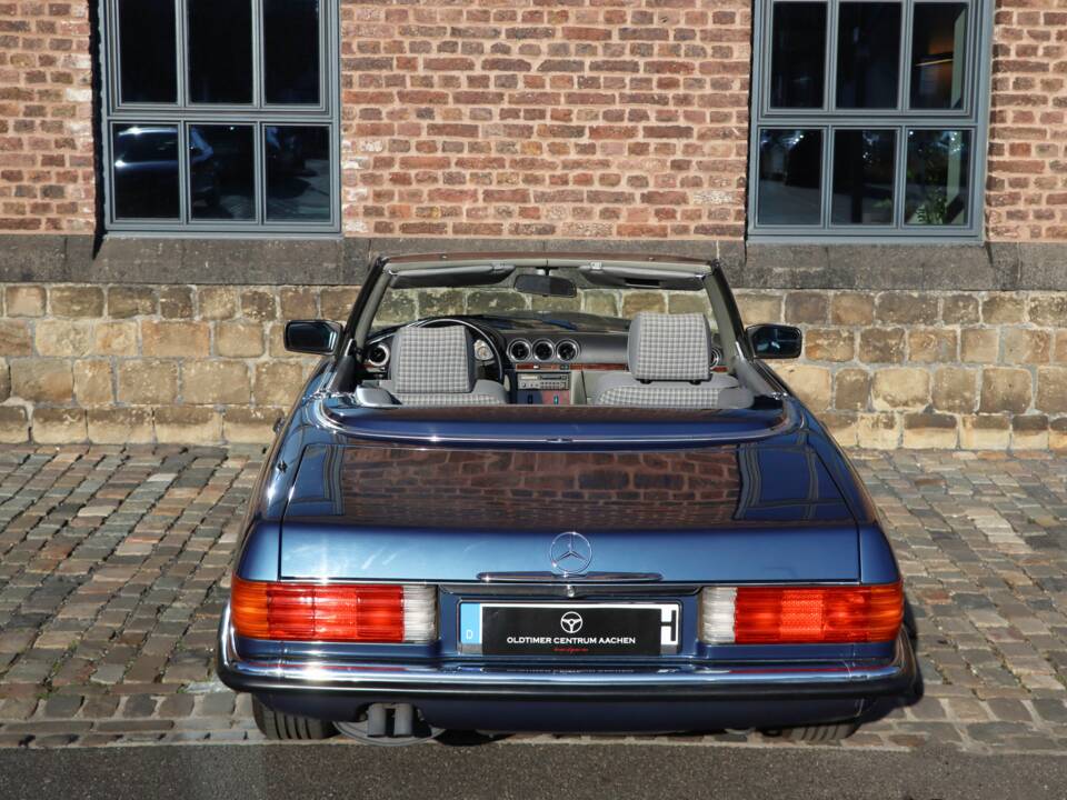 Image 10/43 of Mercedes-Benz 300 SL (1989)