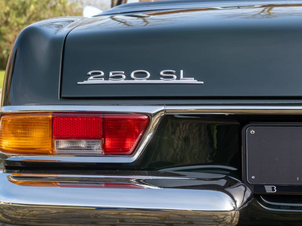 Image 14/30 de Mercedes-Benz 250 SL (1967)