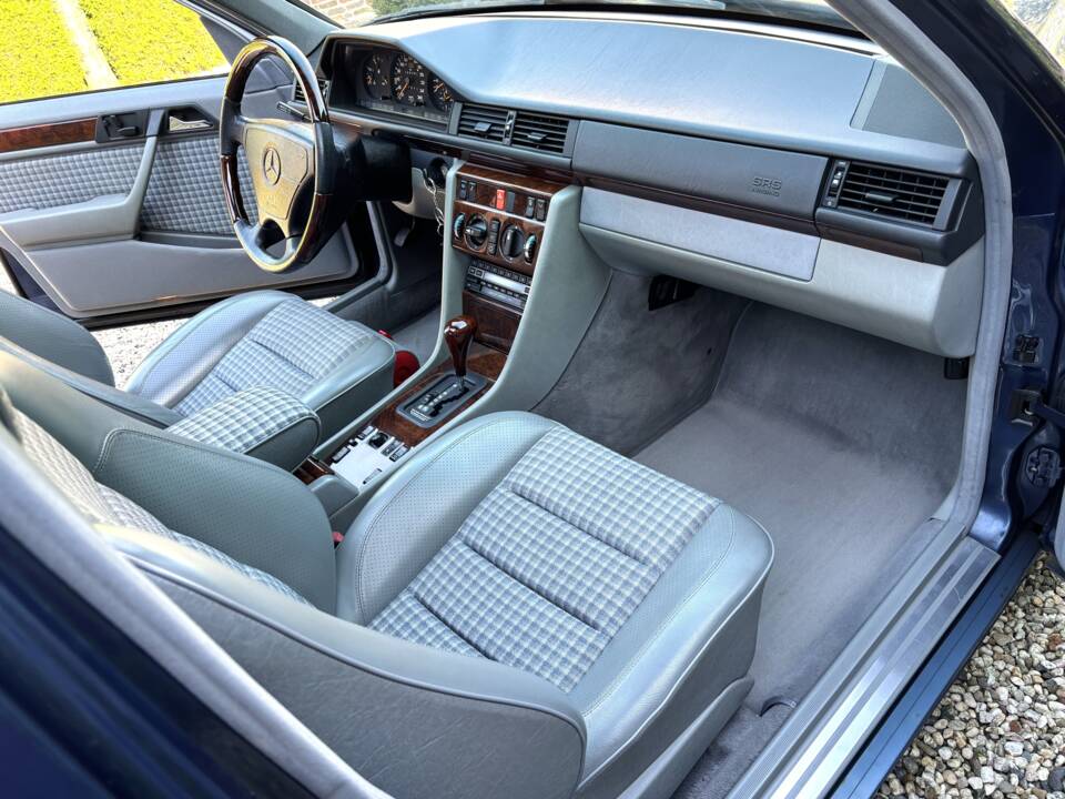 Bild 14/14 von Mercedes-Benz E 500 (1993)