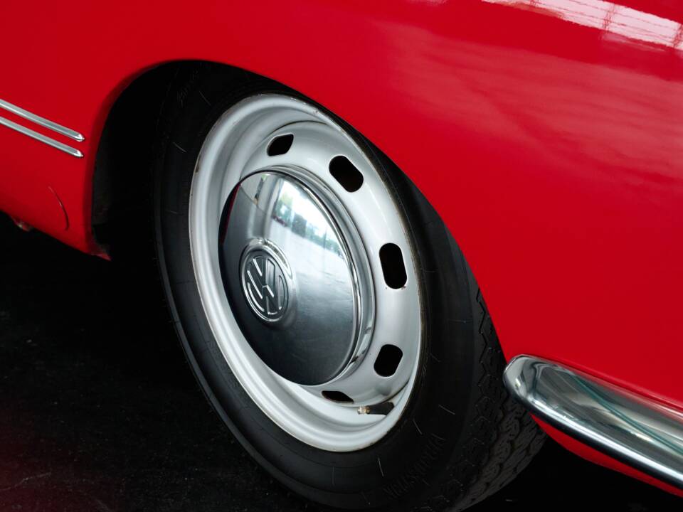 Image 19/50 of Volkswagen Karmann Ghia 1500 (1971)