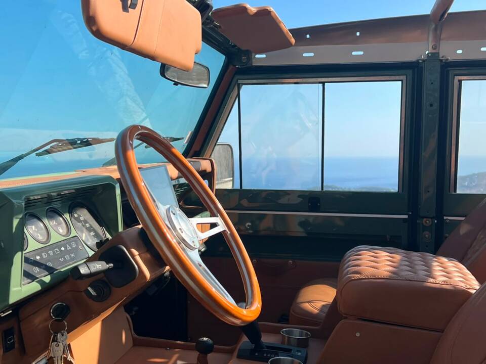 Bild 6/16 von Land Rover Defender 110 300Tdi (1998)
