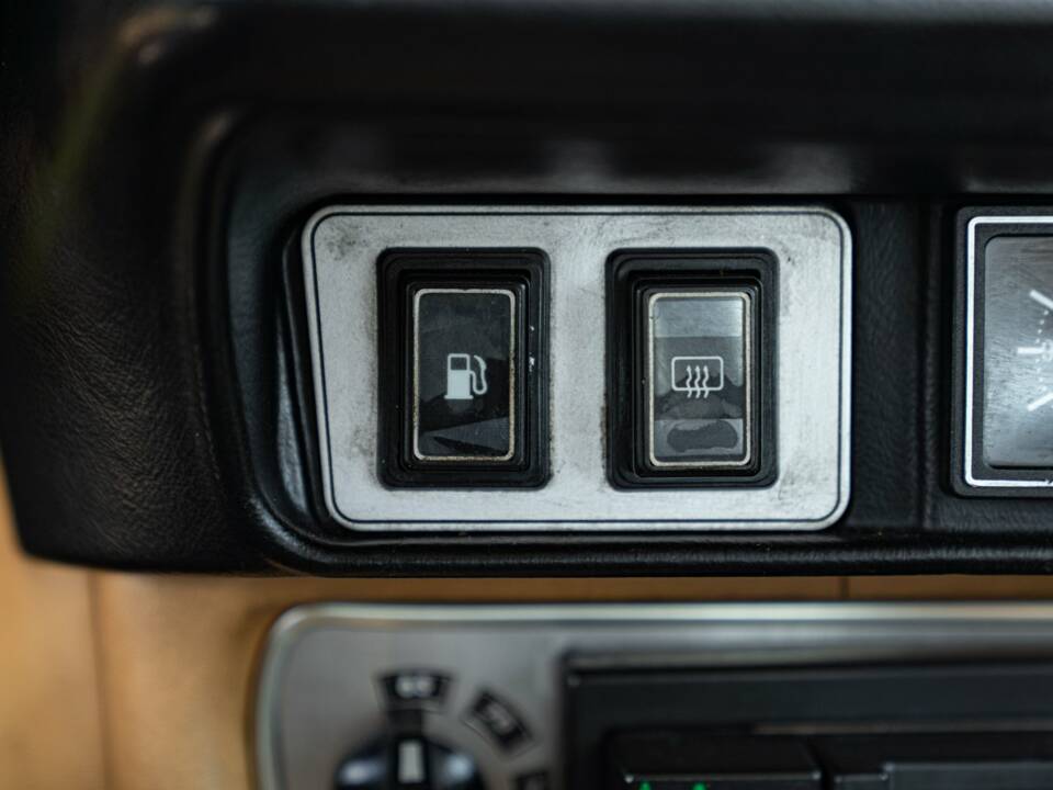 Imagen 48/50 de Jaguar XJ 6 4.2 (1981)