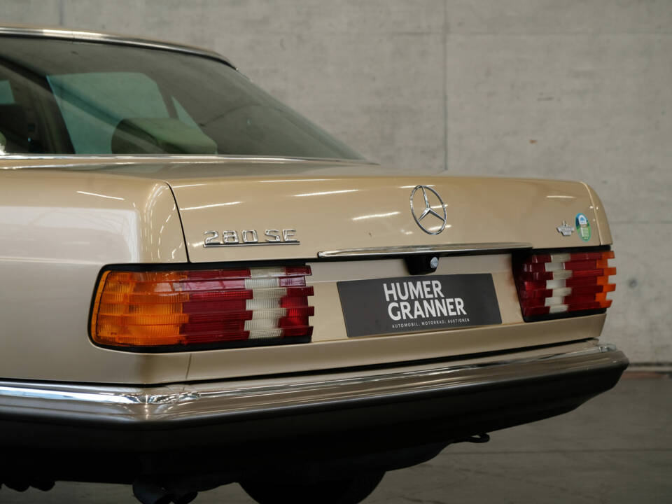 Image 9/24 de Mercedes-Benz 280 SE (1984)