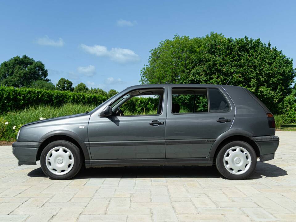 Obraz 4/37 pojazdu Volkswagen Golf III 1.6 (1997)