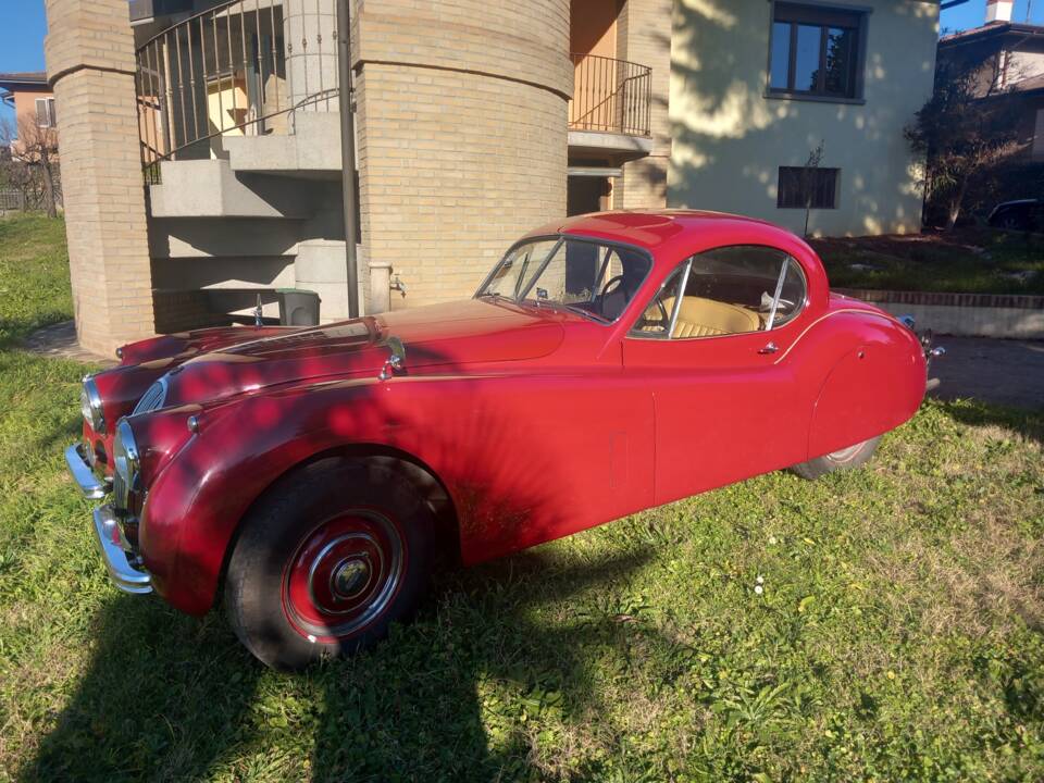 Immagine 2/12 di Jaguar XK 120 FHC (1953)