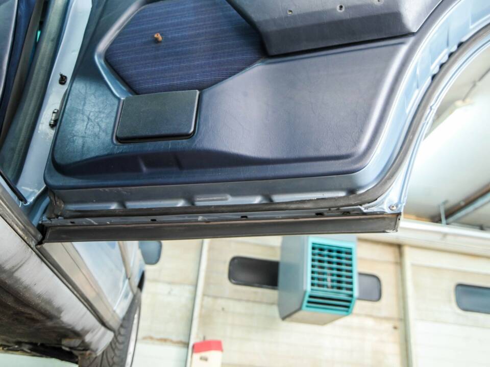 Bild 44/50 von Mercedes-Benz 230 E (1985)