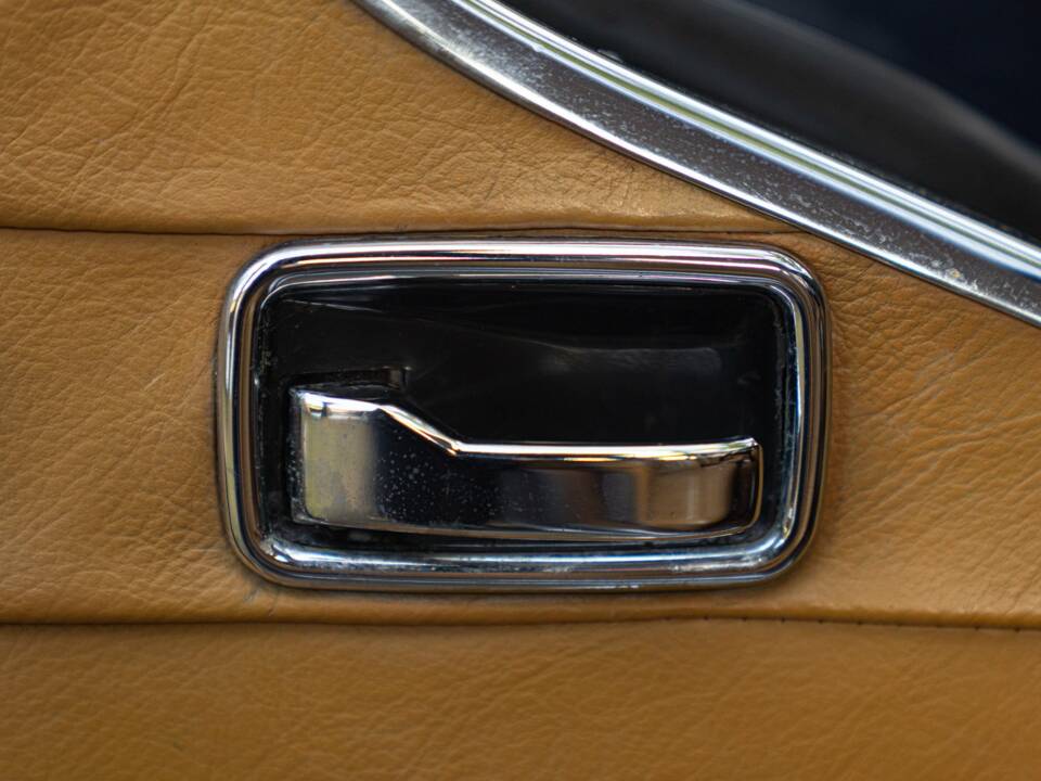 Image 32/50 de Mercedes-Benz 280 SL (1969)