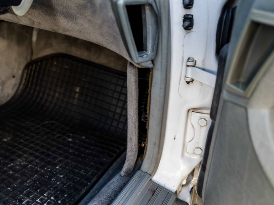 Image 121/175 of Mercedes-Benz 420 SE (1986)