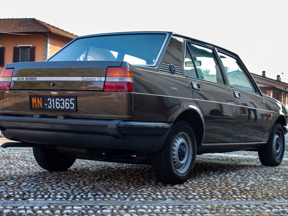 Image 5/12 de Alfa Romeo Giulietta 1.6 (1980)