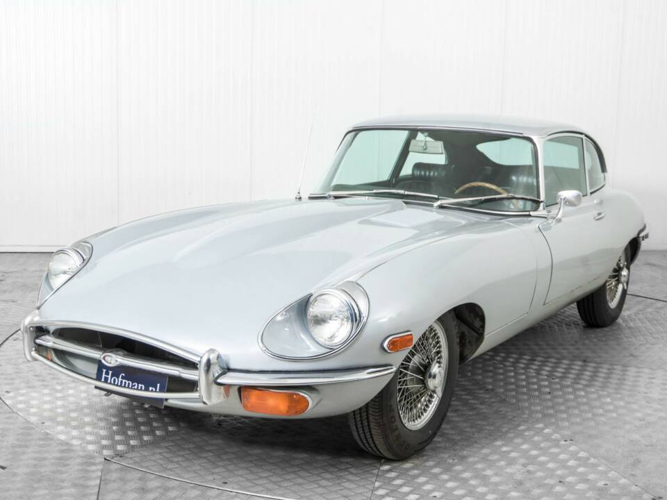 Image 14/47 de Jaguar E-Type (1969)