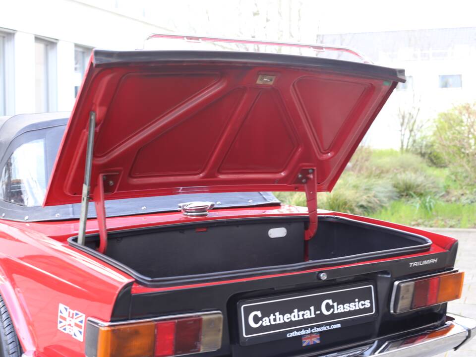 Image 6/49 of Triumph TR 6 (1976)