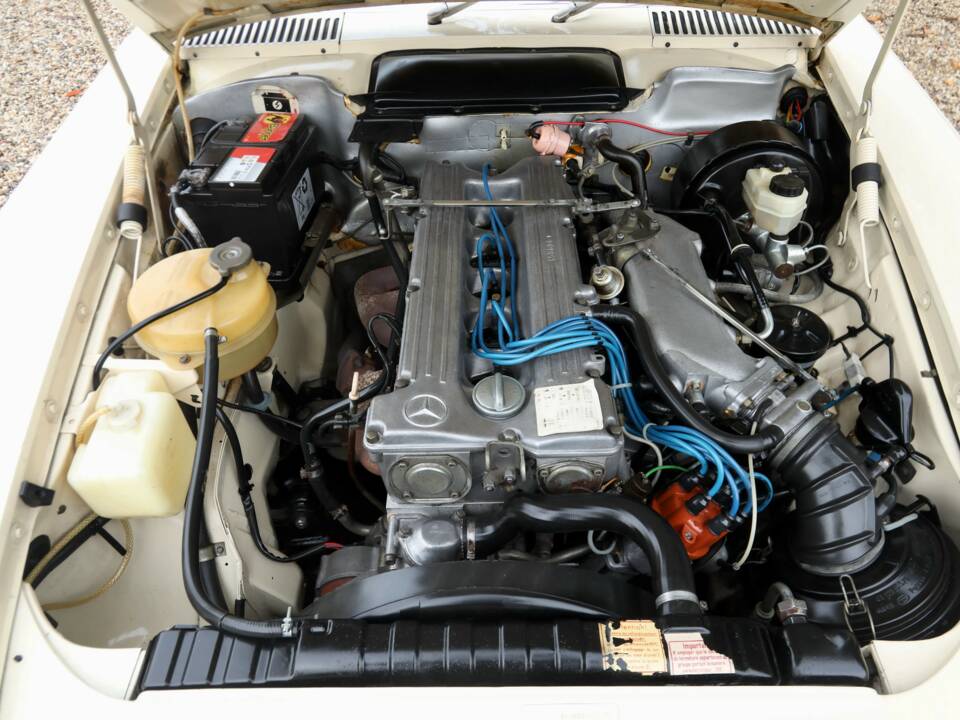 Imagen 48/50 de Mercedes-Benz 280 SL (1976)