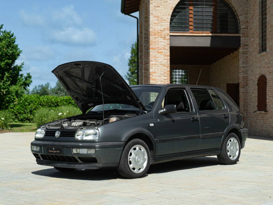 Image 32/37 of Volkswagen Golf III 1.6 (1997)