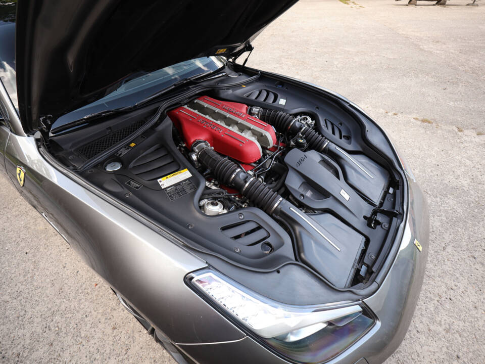 Immagine 29/61 di Ferrari GTC4Lusso (2017)