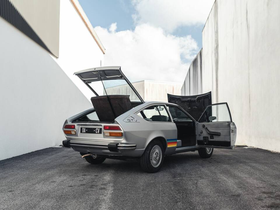 Bild 2/38 von Alfa Romeo Alfetta GTV 2.0 Turbodelta (1977)