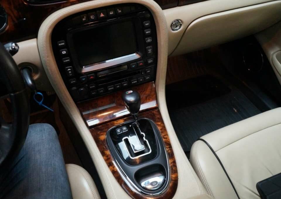 Bild 10/50 von Jaguar XJR (2007)