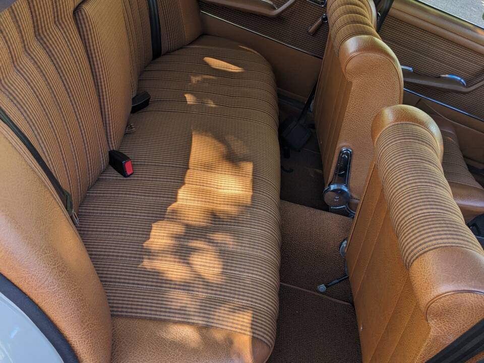Bild 19/21 von Mercedes-Benz 280 SE 3,5 (1971)