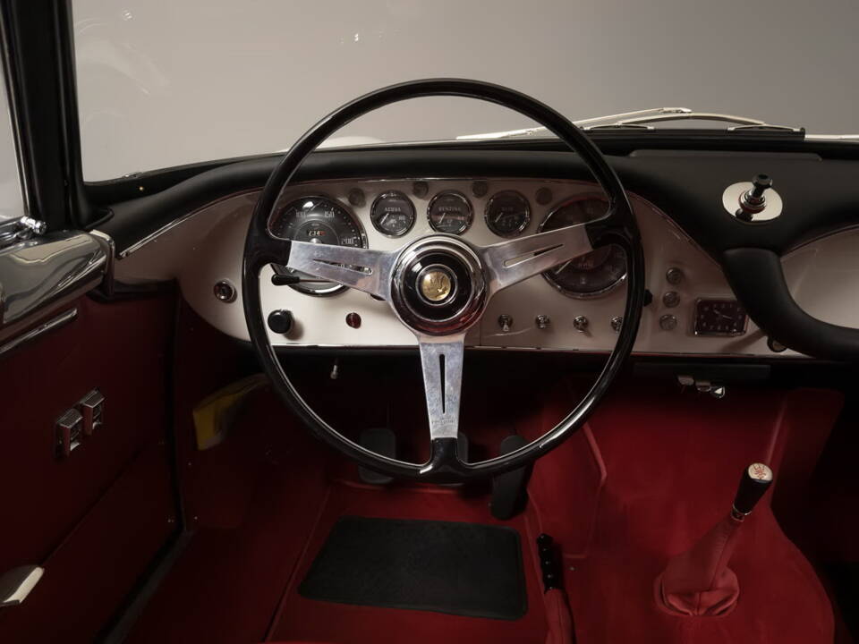 Image 26/39 of Maserati 3500 GT Touring (1961)