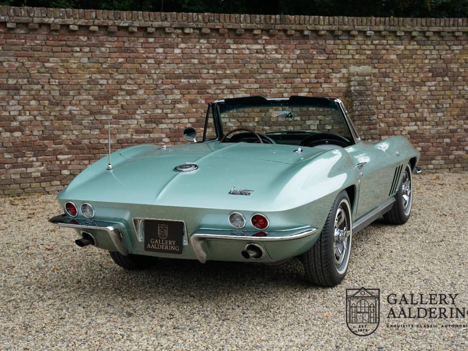 Image 13/50 of Chevrolet Corvette Sting Ray Convertible (1966)