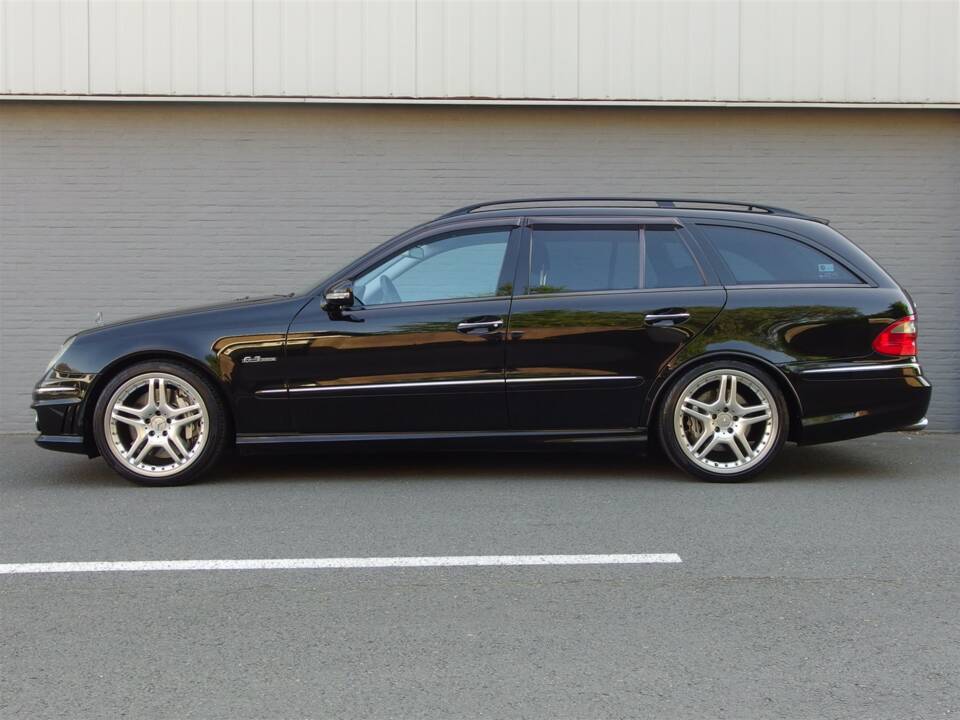 Image 6/98 of Mercedes-Benz E 63 AMG T (2008)