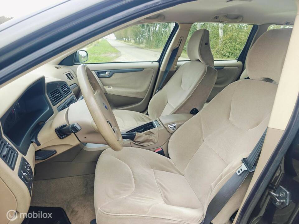 Imagen 17/40 de Volvo V 70 2.4 (2005)