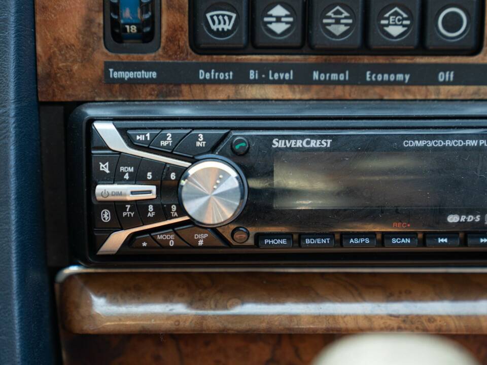 Image 31/50 de Mercedes-Benz 380 SEC (1982)