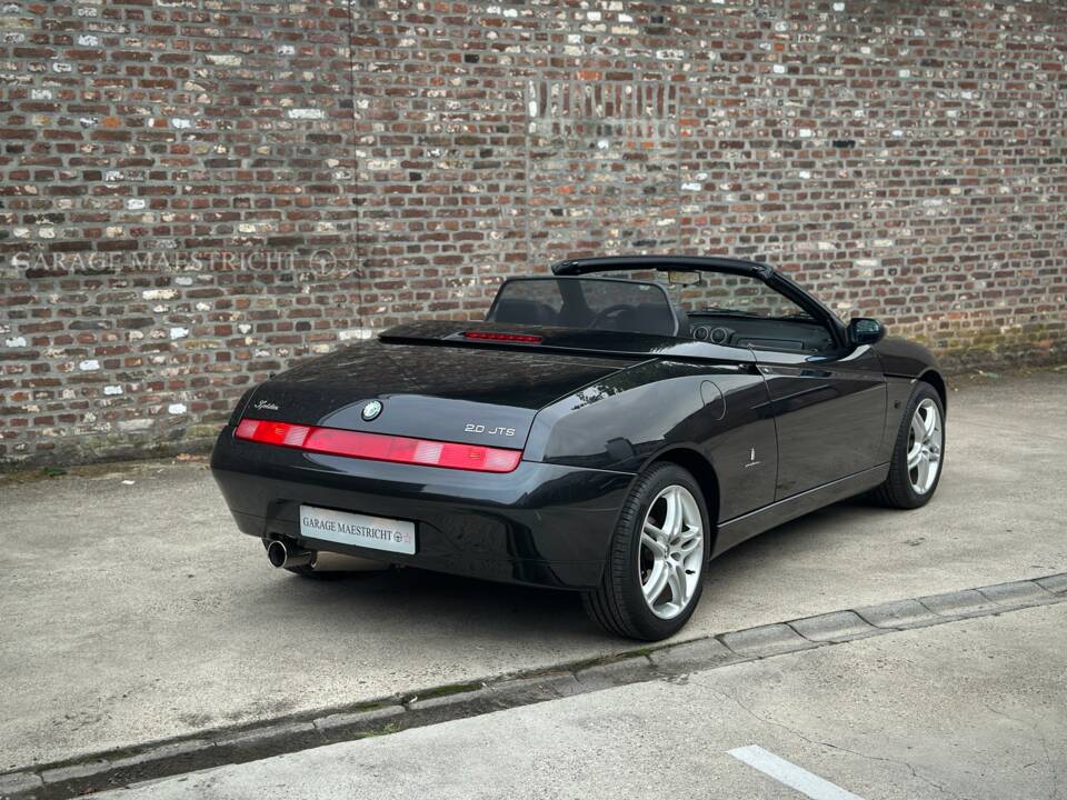 Image 15/59 of Alfa Romeo Spider 2.0 JTS (2003)