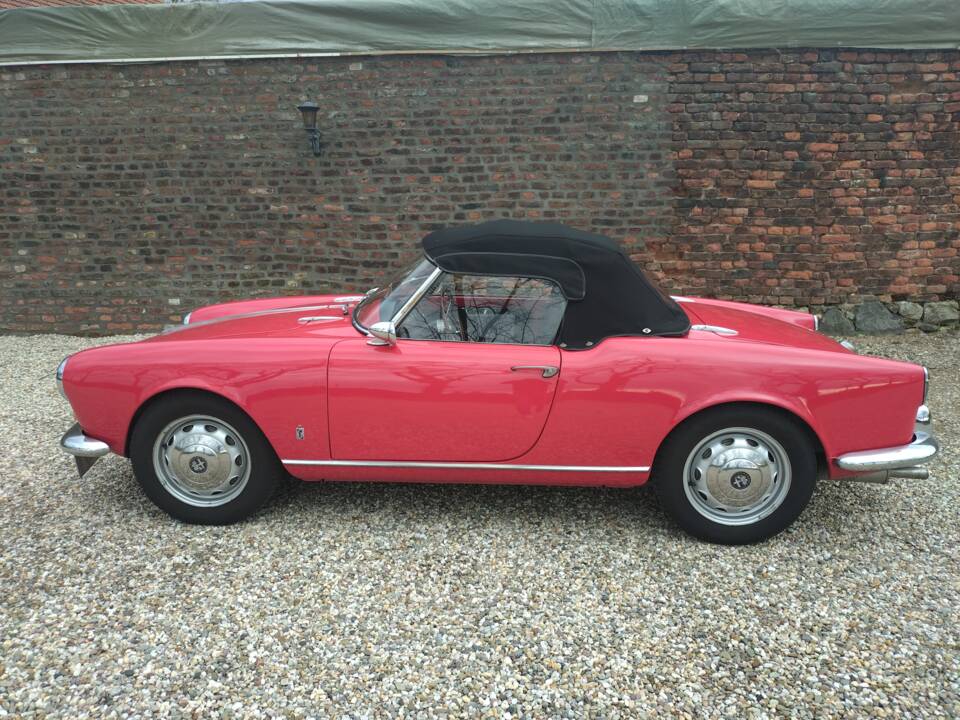 Image 2/8 of Alfa Romeo Giulietta Spider (1958)