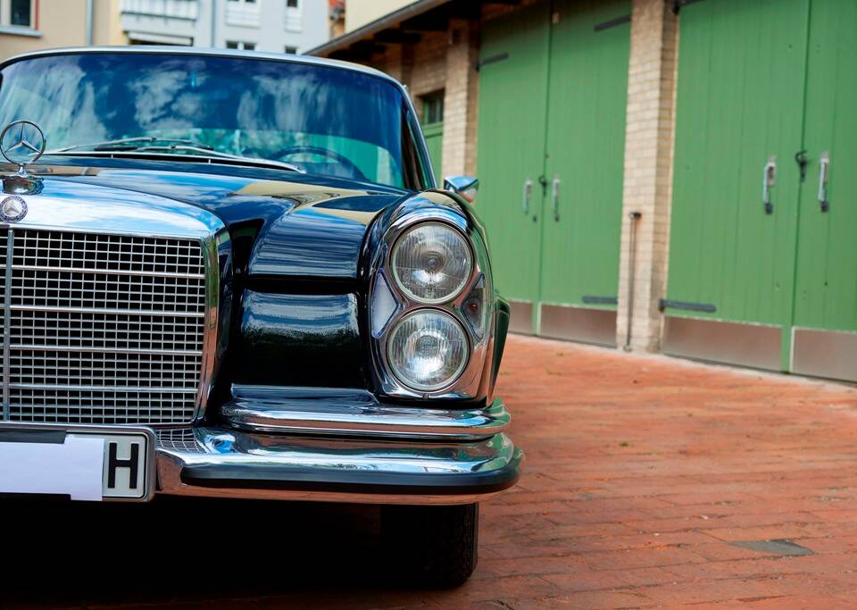 Image 26/188 of Mercedes-Benz 280 SE 3,5 (1971)