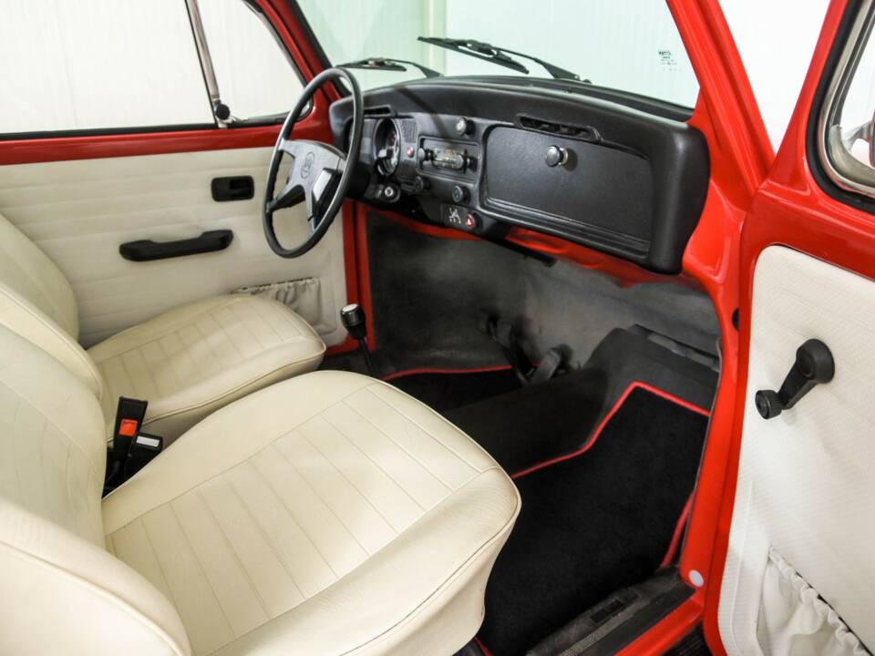 Image 12/50 of Volkswagen Beetle 1200 "Jeans Bug" (1983)