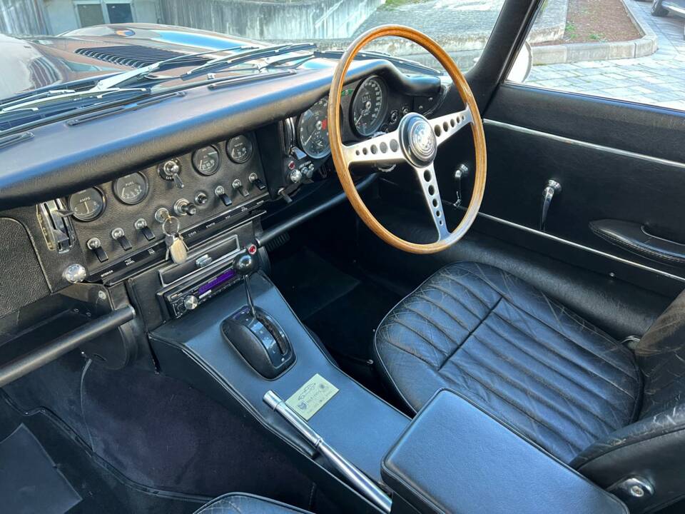 Image 30/33 of Jaguar E-Type 4.2 (1966)