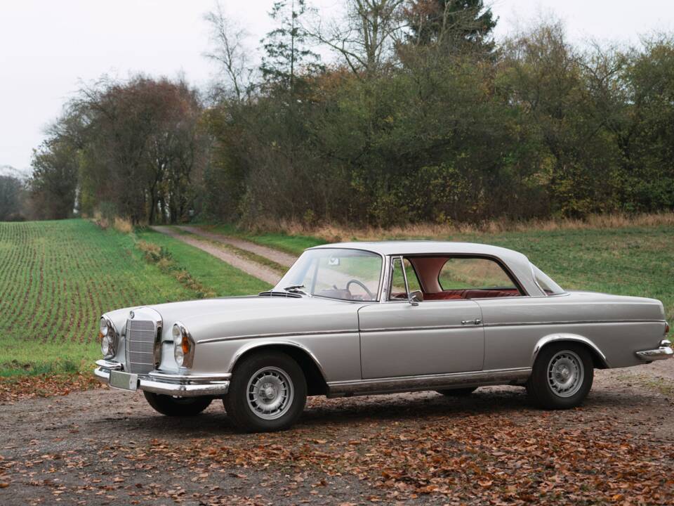 Bild 11/40 von Mercedes-Benz 300 SE (1965)