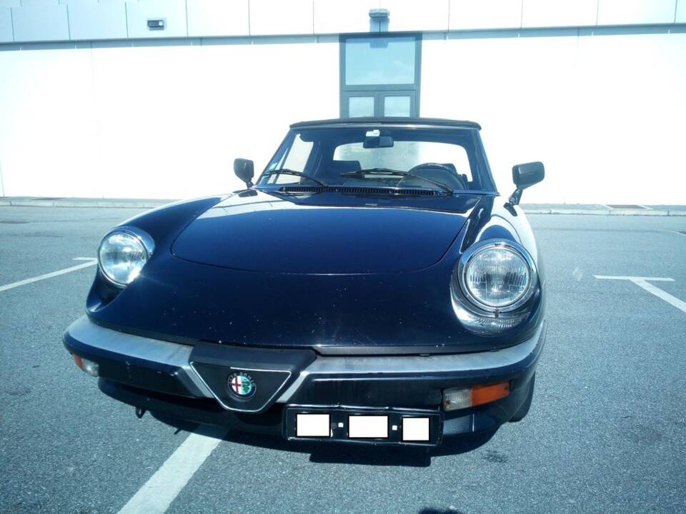 Bild 6/8 von Alfa Romeo 1.6 Spider (1989)