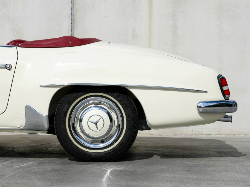 Afbeelding 5/35 van Mercedes-Benz 190 SL (1959)