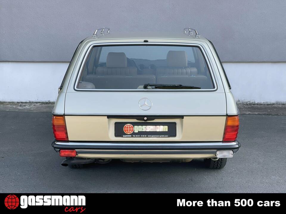 Image 7/15 of Mercedes-Benz 280 TE (1985)