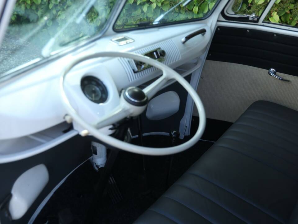 Image 24/50 de Volkswagen T1 Kombi (1958)
