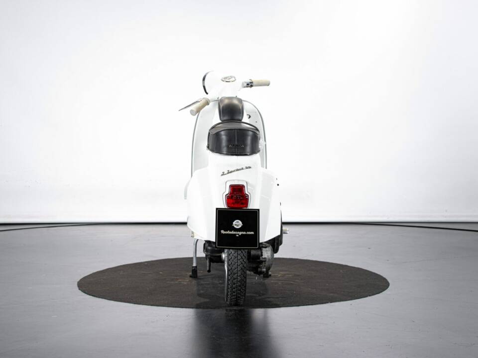 Image 3/49 de Piaggio Vespa 50 SS (1966)