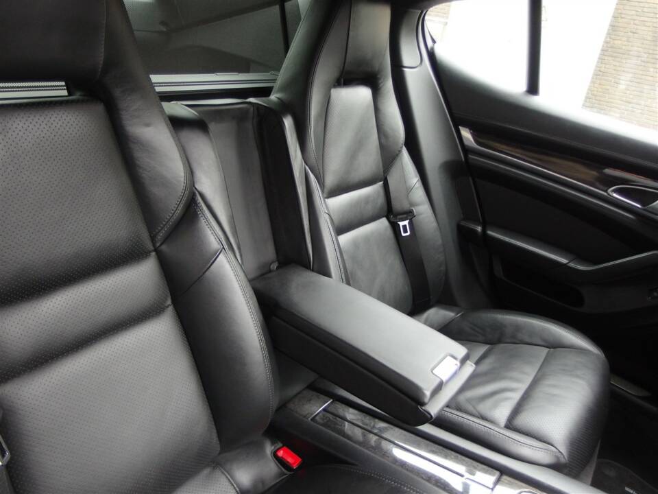 Image 87/99 of Porsche Panamera Turbo (2009)