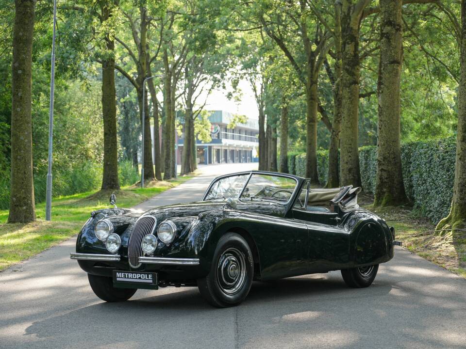 Image 1/50 of Jaguar XK 120 DHC (1953)