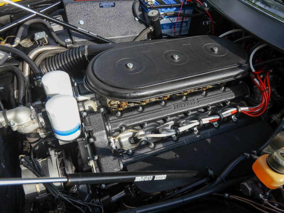 Obraz 42/50 pojazdu Ferrari 365 GTB/4 Daytona (1971)