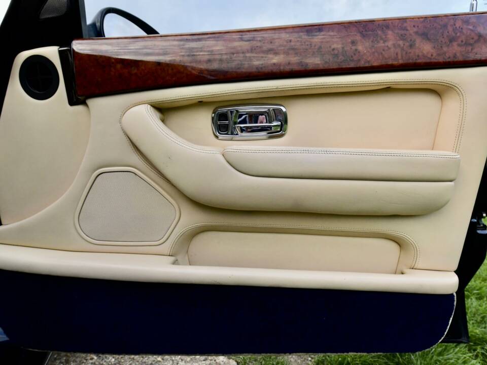 Imagen 28/50 de Bentley Arnage Green Label (1999)