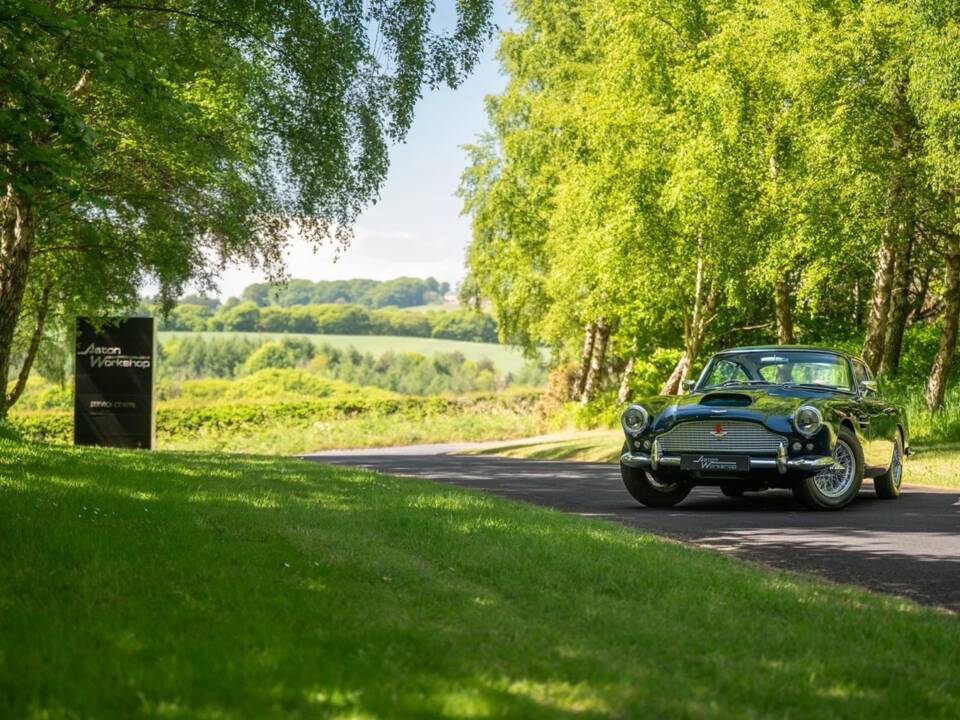 Afbeelding 4/76 van Aston Martin DB 4 (1961)