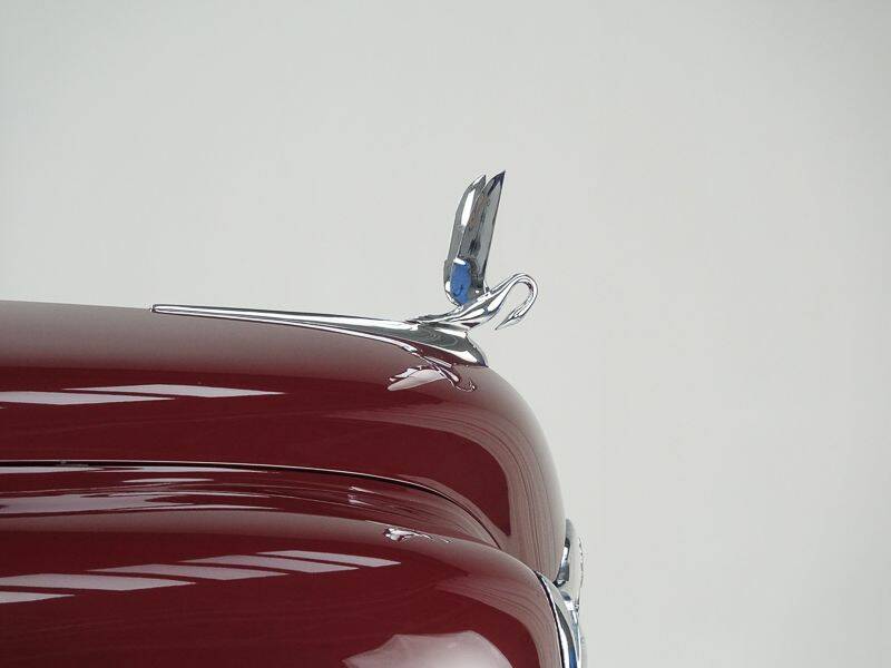 Image 11/15 of Packard Eight Station Sedan (1947)