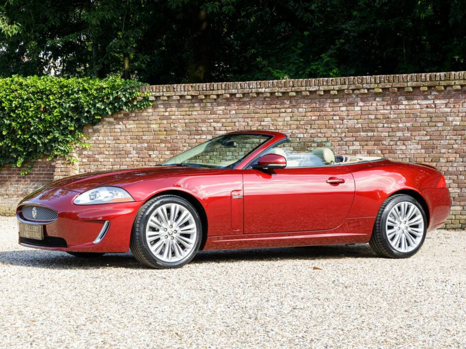 Image 17/50 of Jaguar XK (2011)