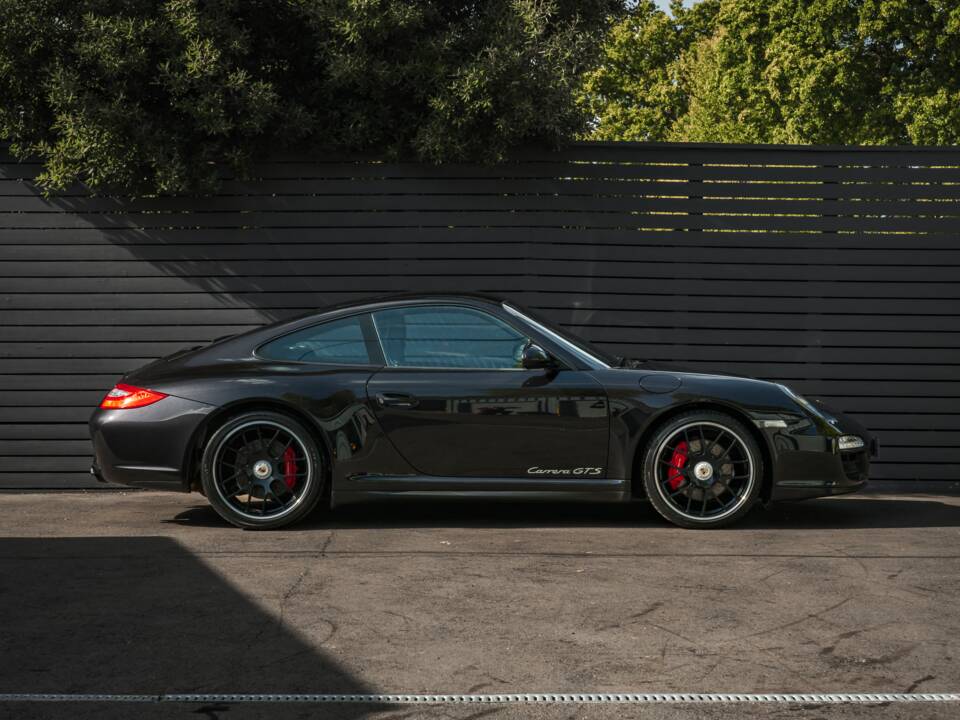 Image 47/50 de Porsche 911 Carrera GTS (2011)