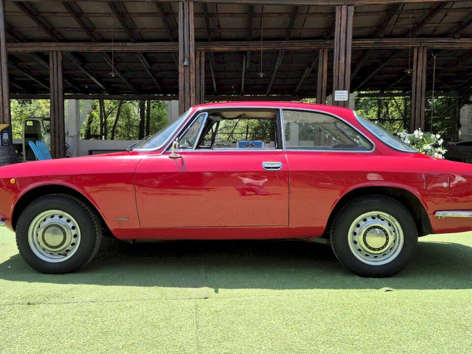 Afbeelding 3/63 van Alfa Romeo Giulia GT 1300 Junior (1971)